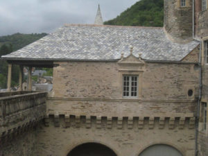 Rénovation à l'identique de la toiture du Château d'Estaing